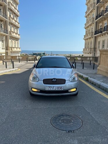 Hyundai Accent-1