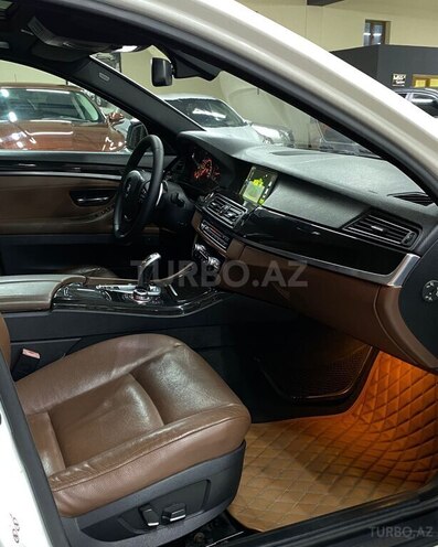 BMW 523-9