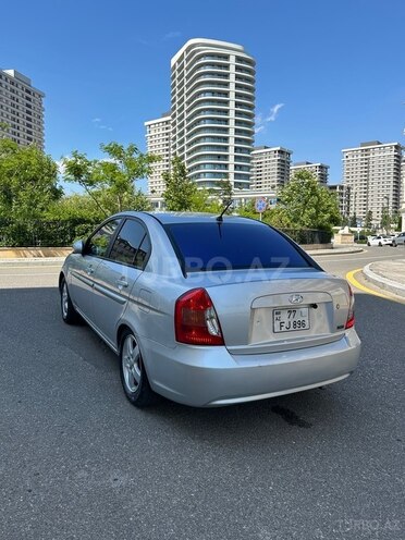 Hyundai Accent-8