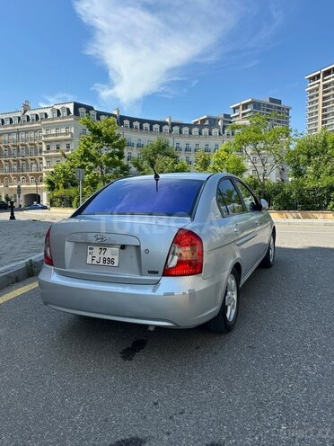 Hyundai Accent-7