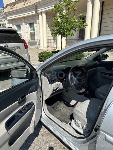 Hyundai Accent-9