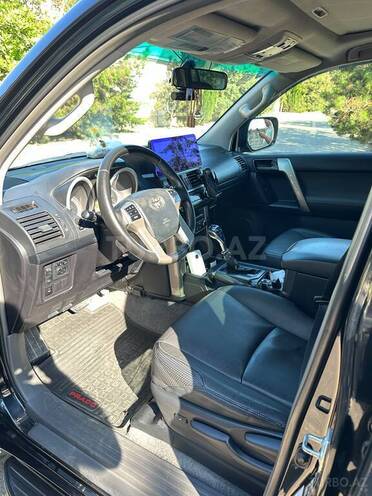Toyota Land Cruiser Prado-6