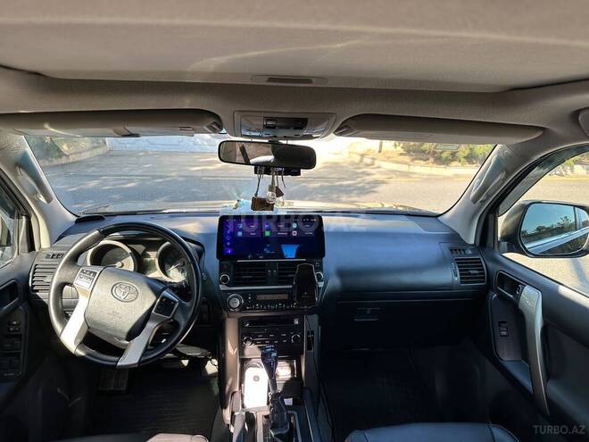 Toyota Land Cruiser Prado-5