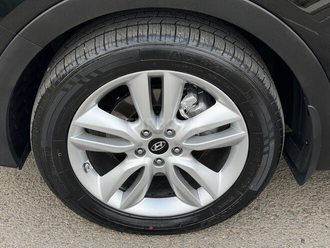 Hyundai Santa Fe-30