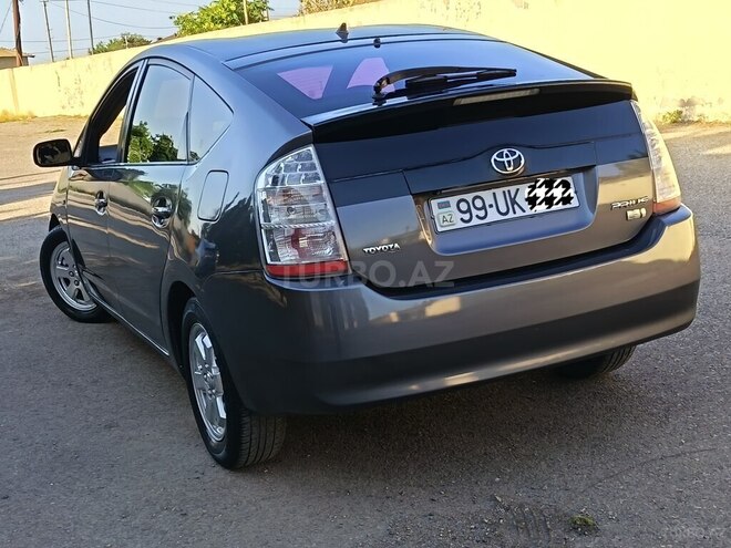 Toyota Prius-4