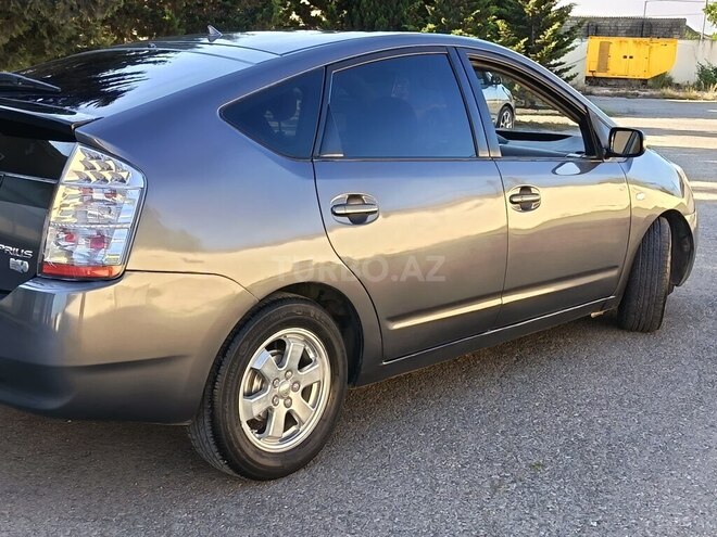 Toyota Prius-8