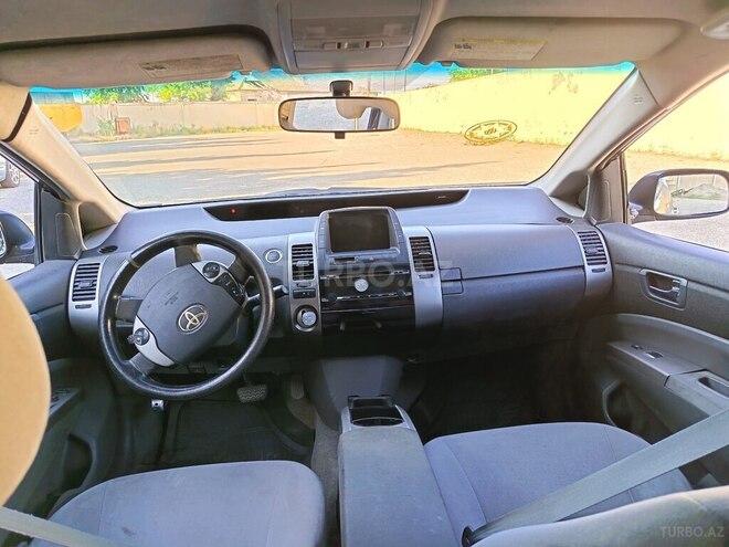 Toyota Prius-9