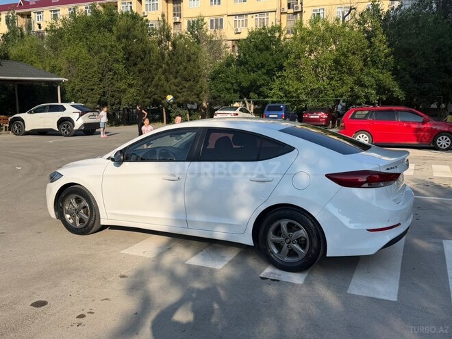 Hyundai Avante-4