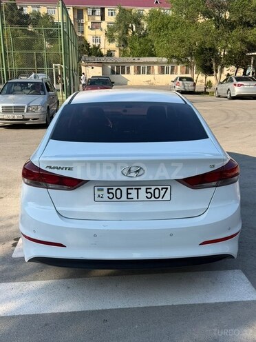 Hyundai Avante-3
