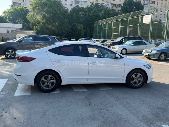 Hyundai Avante-2