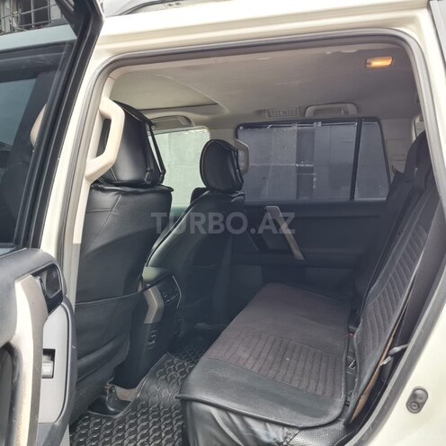 Toyota Land Cruiser Prado-10