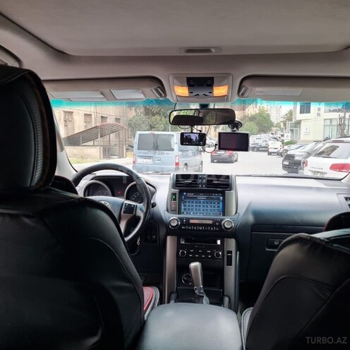 Toyota Land Cruiser Prado-8
