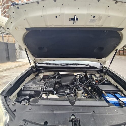 Toyota Land Cruiser Prado-9