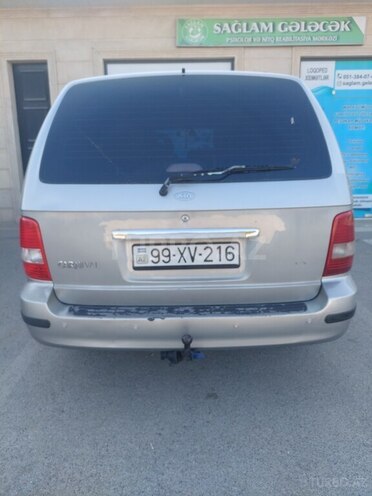 Kia Carnival-2