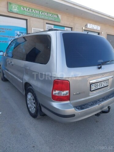 Kia Carnival-5