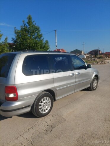 Kia Carnival-3