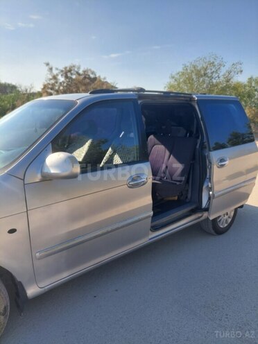 Kia Carnival-11
