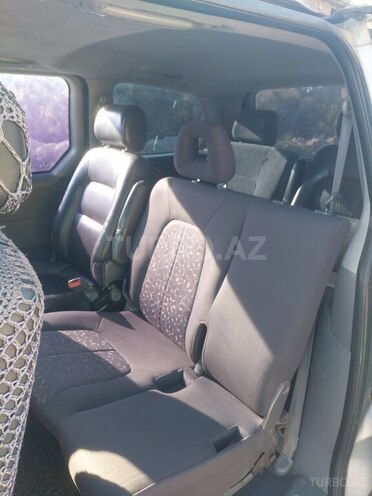 Kia Carnival-10