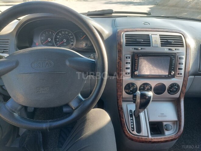 Kia Carnival-12