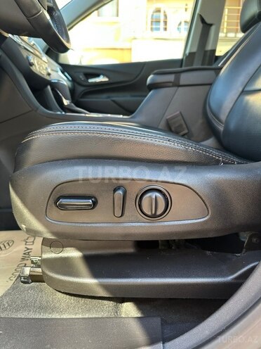 Chevrolet Equinox-12