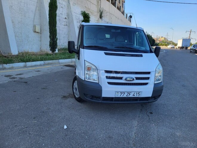 Ford Transit-4