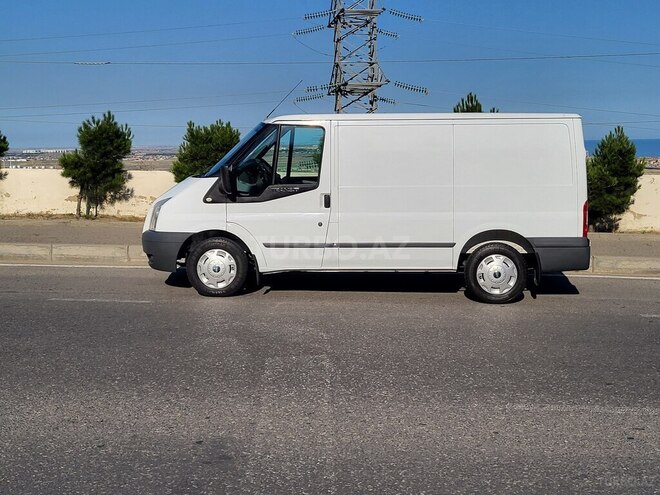 Ford Transit-7