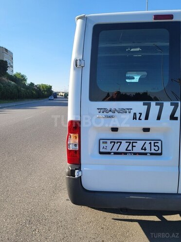 Ford Transit-6