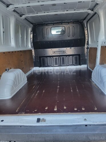 Ford Transit-17