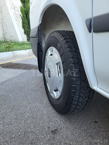 Ford Transit-14