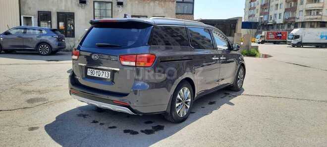Kia Carnival-3