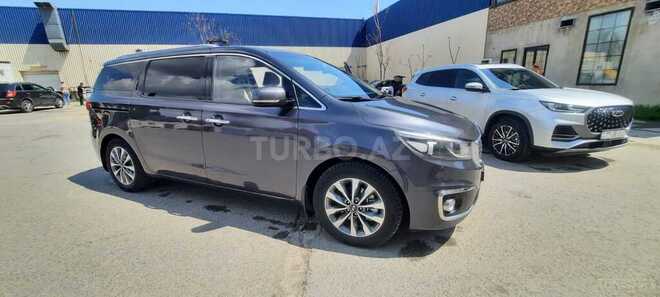 Kia Carnival-2