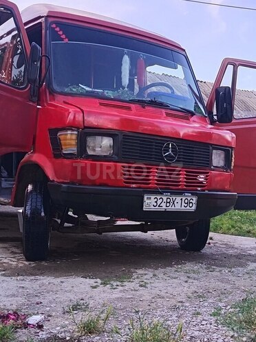Mercedes 208 D-1
