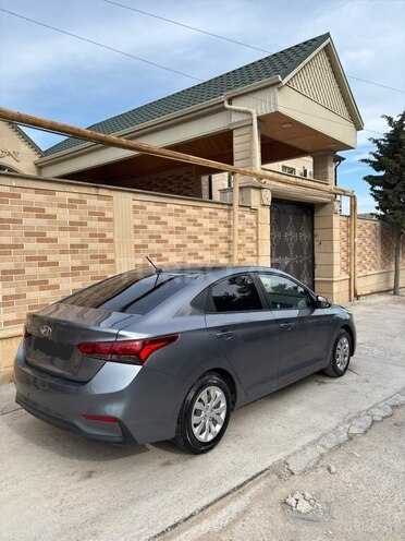 Hyundai Accent-6