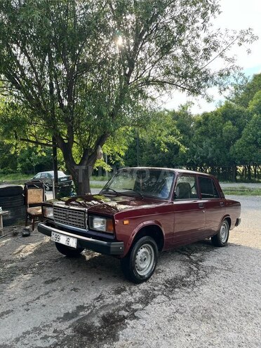 LADA (VAZ) 2107-1