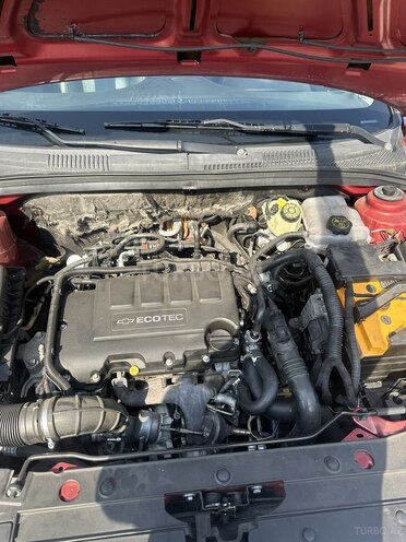Chevrolet Cruze-12