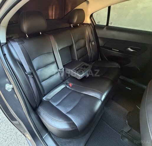 Chevrolet Cruze-10