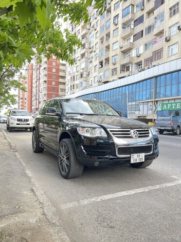 Volkswagen Touareg-1