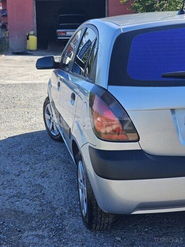 Kia Rio-10