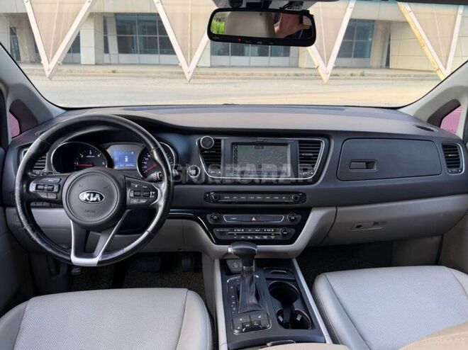 Kia Carnival-6