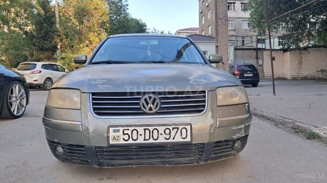 Volkswagen Passat-1