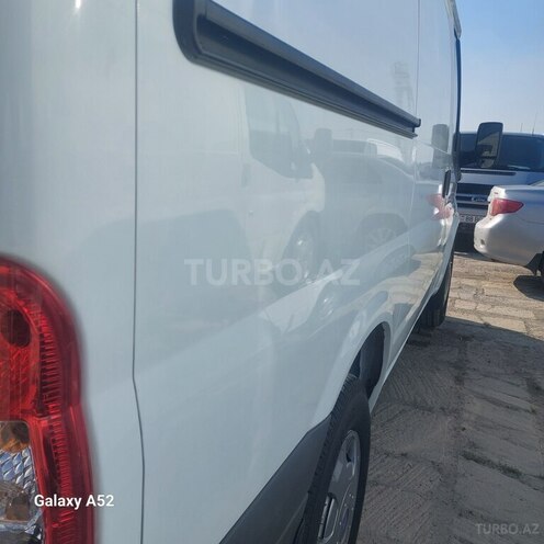Ford Transit-9