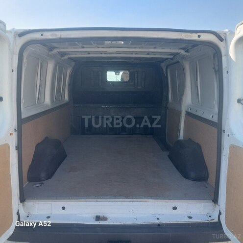 Ford Transit-12