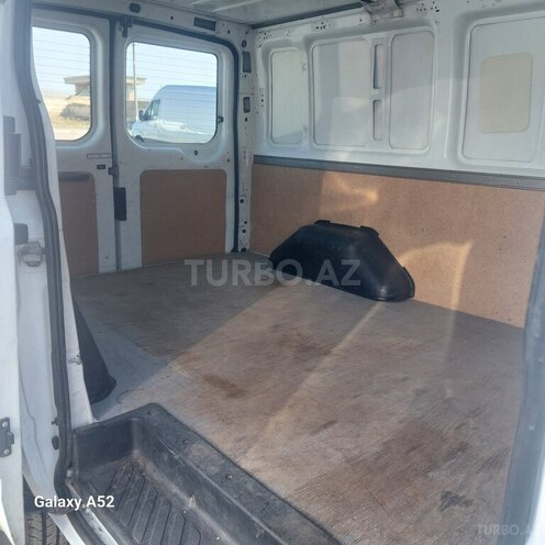 Ford Transit-21
