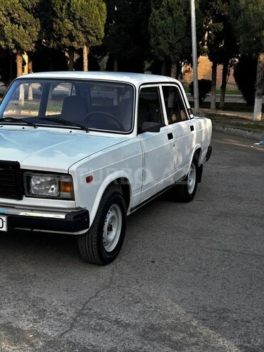 LADA (VAZ) 2107-2