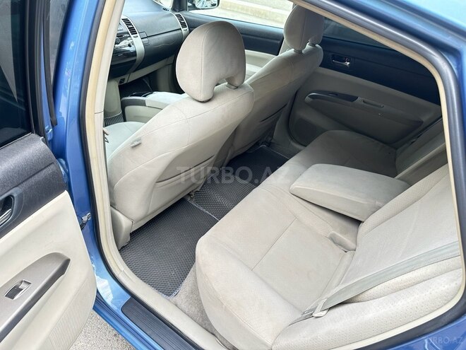 Toyota Prius-13