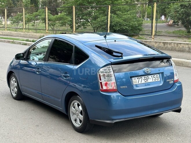 Toyota Prius-5