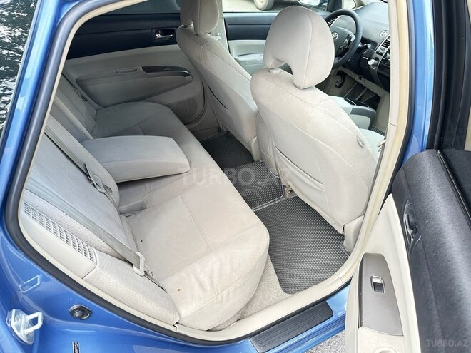 Toyota Prius-12