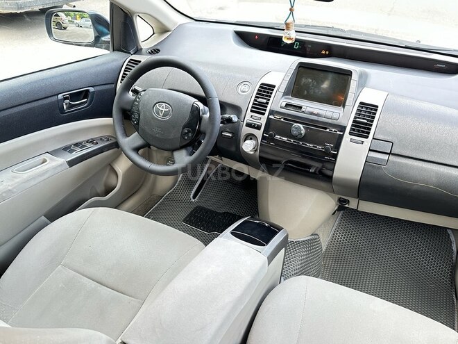 Toyota Prius-9