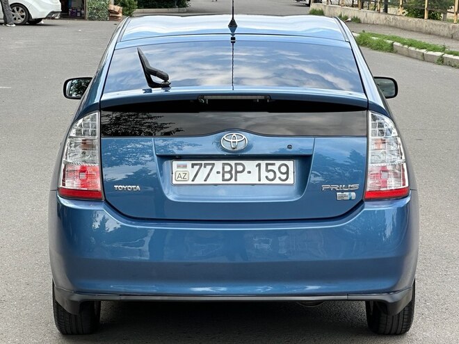 Toyota Prius-8