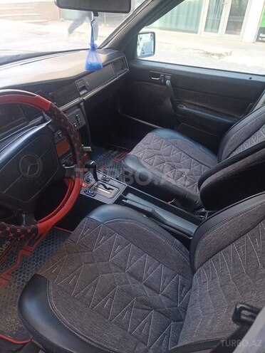 Mercedes 190-8